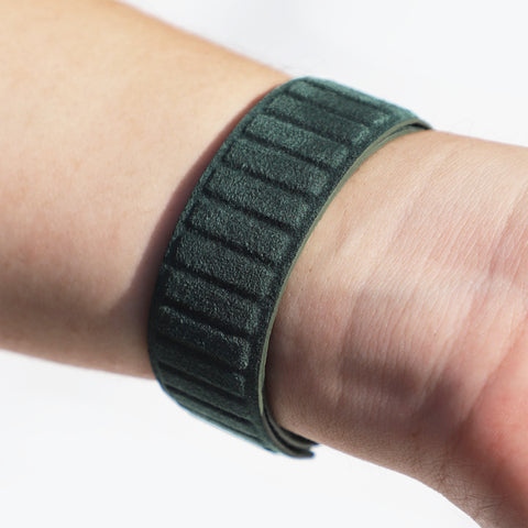 Alcantara Apple Watch Magnetic Bands Version 2 (Forest Green)